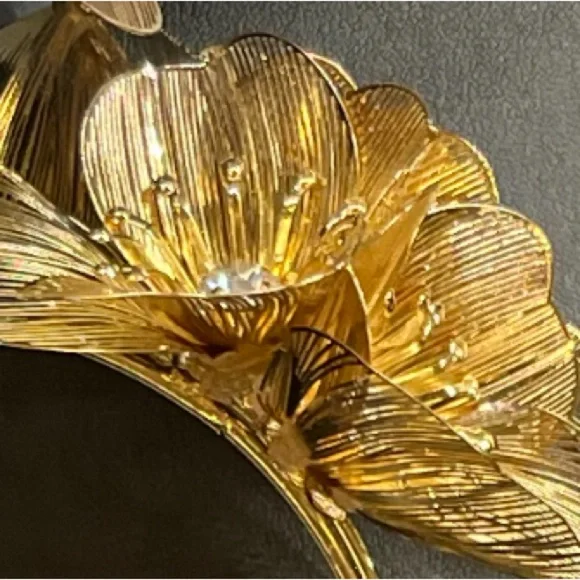 NWT ⚜️👑⚜️ Piper K Accessories Crystal Flower Filigree Cuff Bracelet - Picture 5 of 11